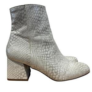 Steve Madden White Snakeskin Textured Block Heel Square Toe Ankle Boots Size 7.5
